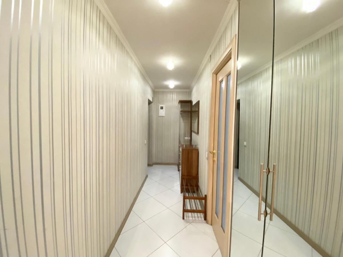 Beautiful 1-Bedroom Near Most City Center Dnjepropetovsk Buitenkant foto