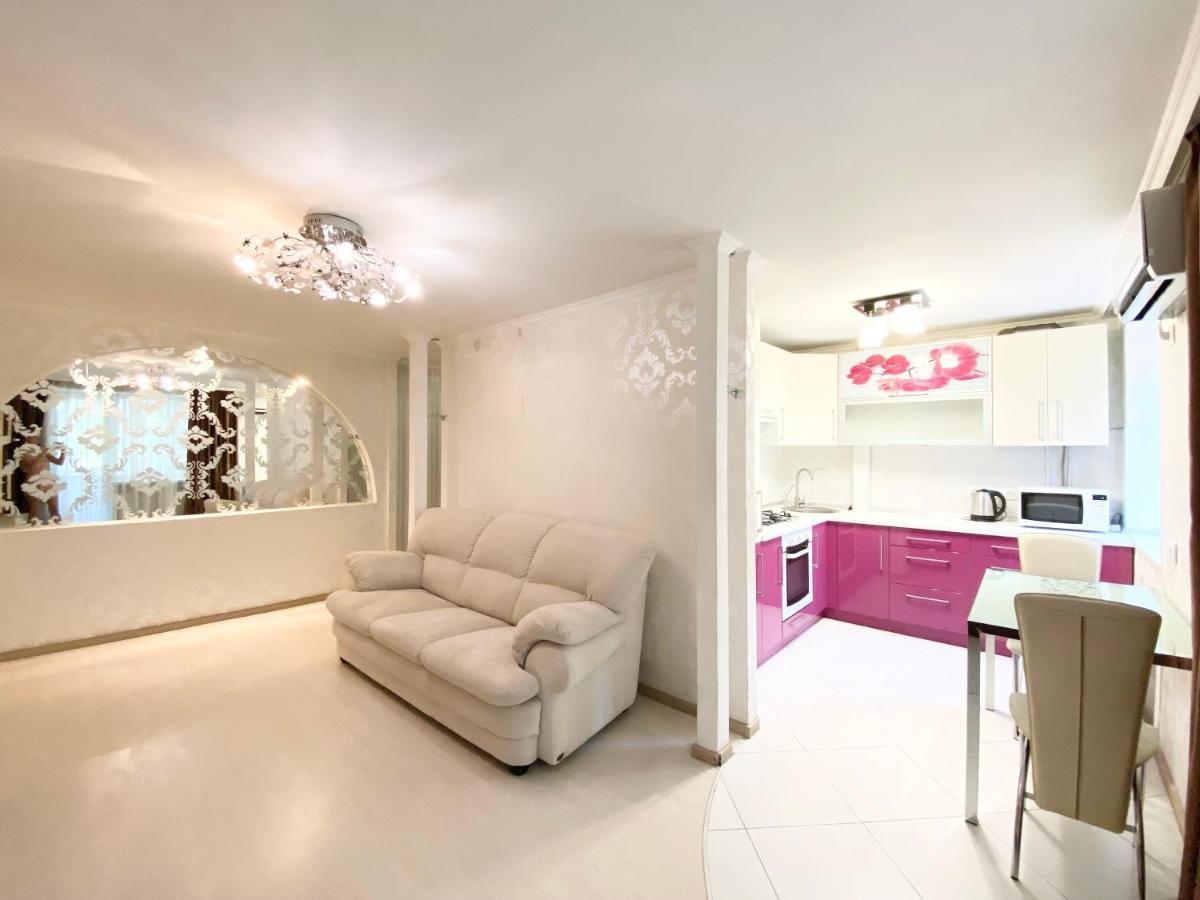 Beautiful 1-Bedroom Near Most City Center Dnjepropetovsk Buitenkant foto
