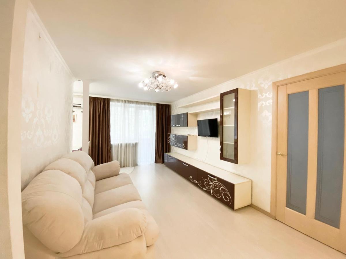 Beautiful 1-Bedroom Near Most City Center Dnjepropetovsk Buitenkant foto