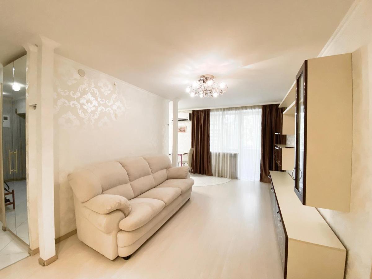 Beautiful 1-Bedroom Near Most City Center Dnjepropetovsk Buitenkant foto