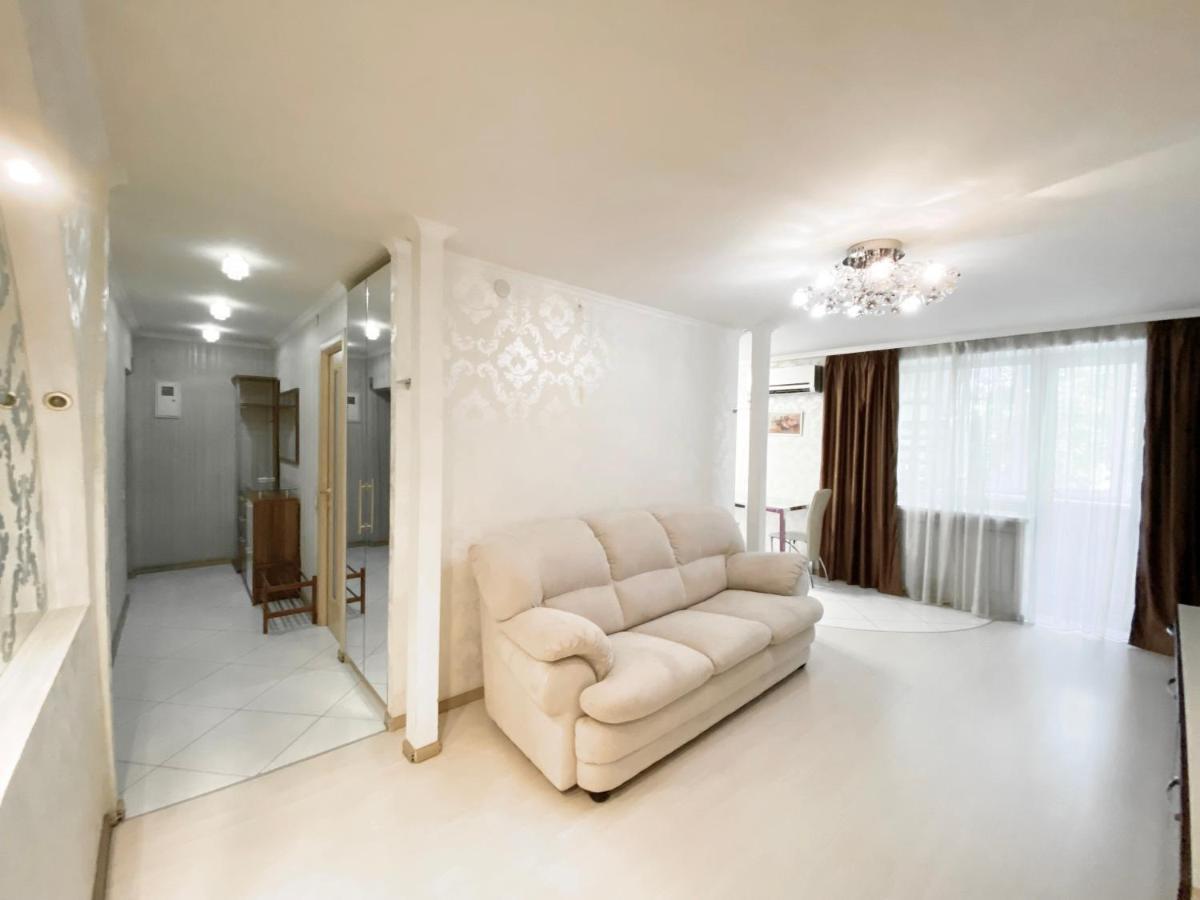 Beautiful 1-Bedroom Near Most City Center Dnjepropetovsk Buitenkant foto