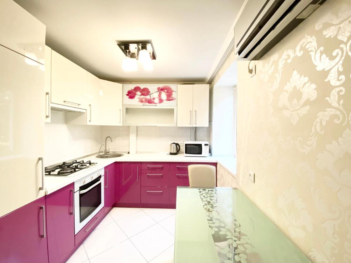 Beautiful 1-Bedroom Near Most City Center Dnjepropetovsk Buitenkant foto