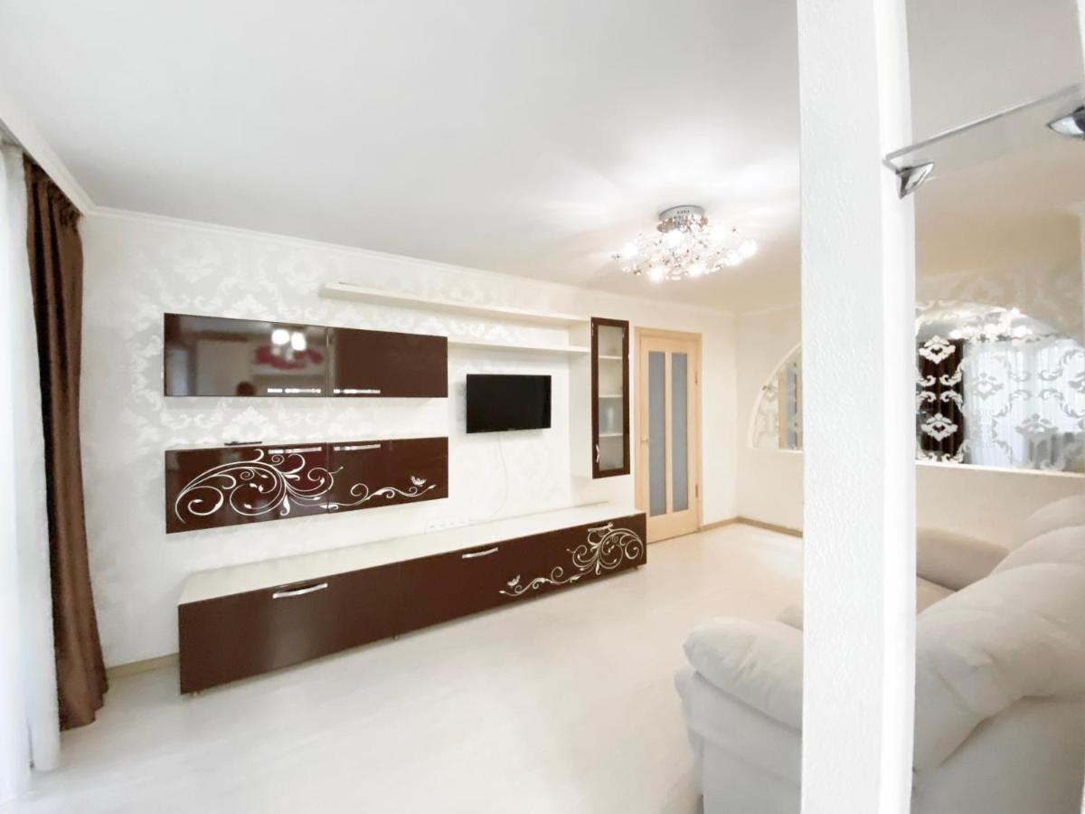 Beautiful 1-Bedroom Near Most City Center Dnjepropetovsk Buitenkant foto