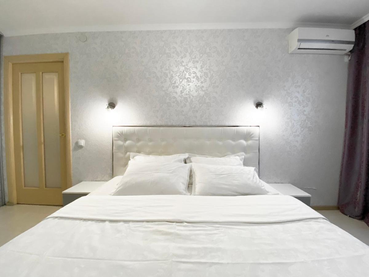 Beautiful 1-Bedroom Near Most City Center Dnjepropetovsk Buitenkant foto