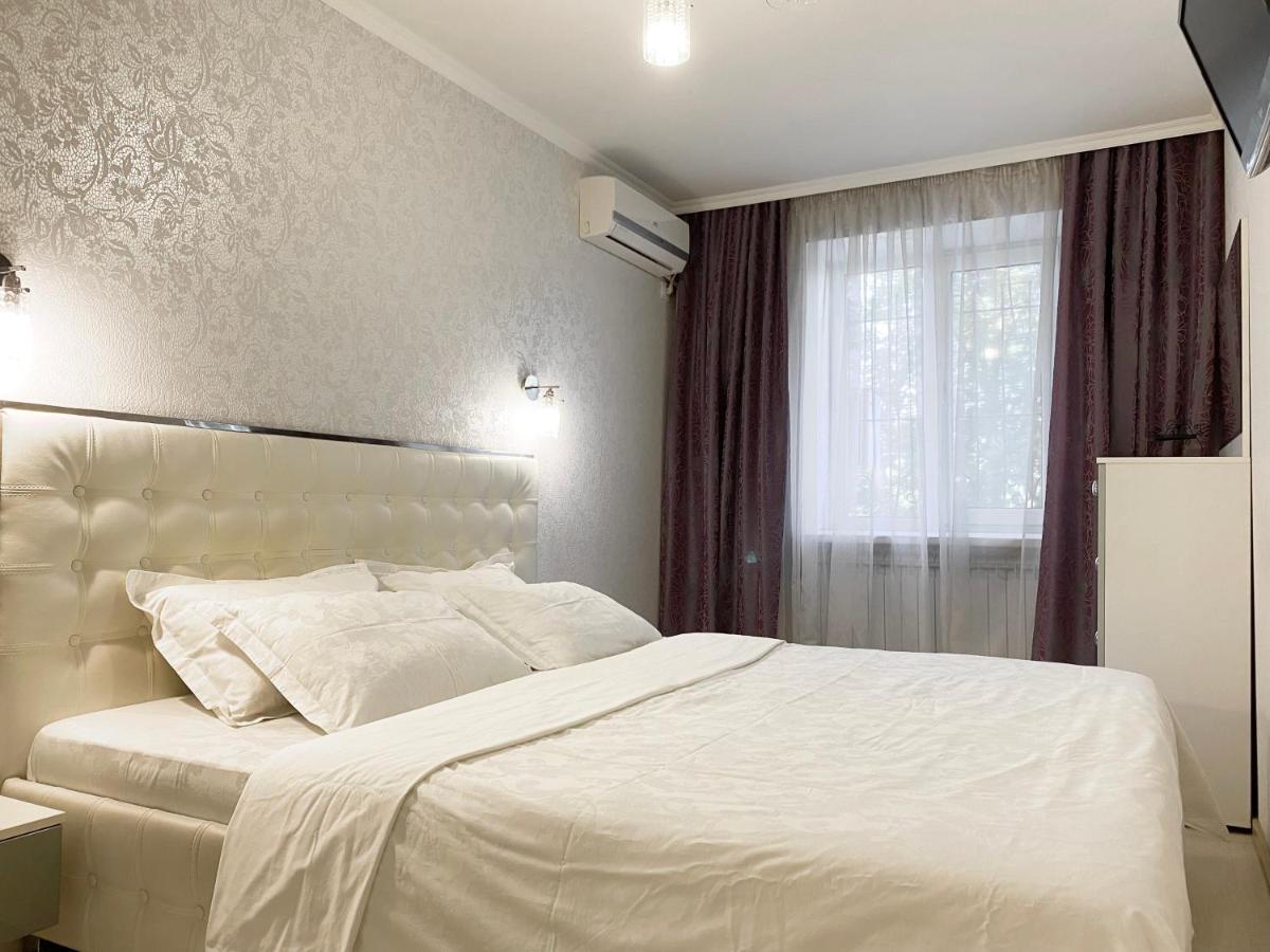 Beautiful 1-Bedroom Near Most City Center Dnjepropetovsk Buitenkant foto